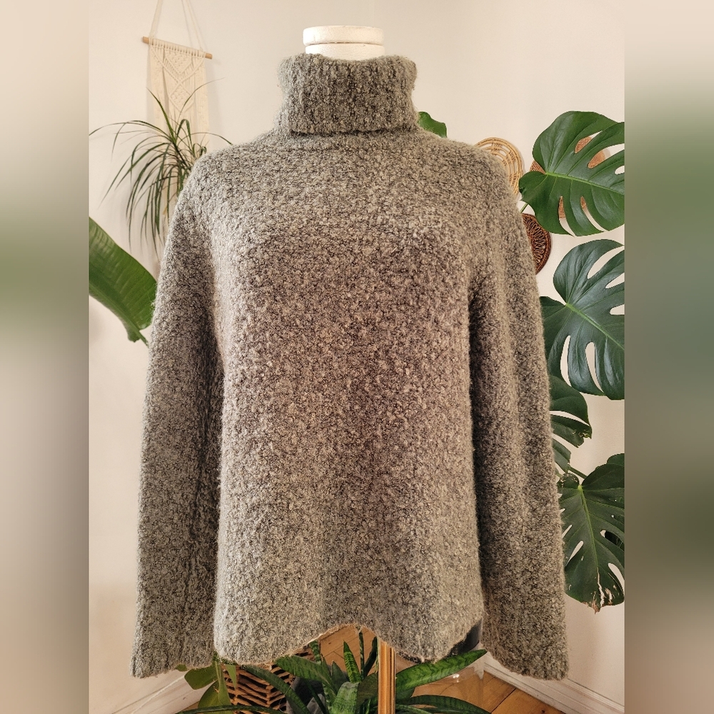Elegant Green Mohair Blend Turtleneck Sweater